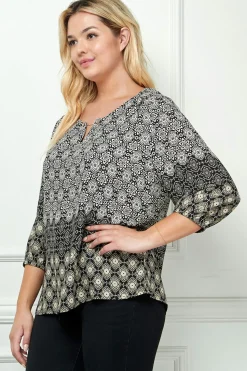 3/4 Elastic Sleeve Cutout Trim Front Neck Border Print Blouse in Black - Plus
