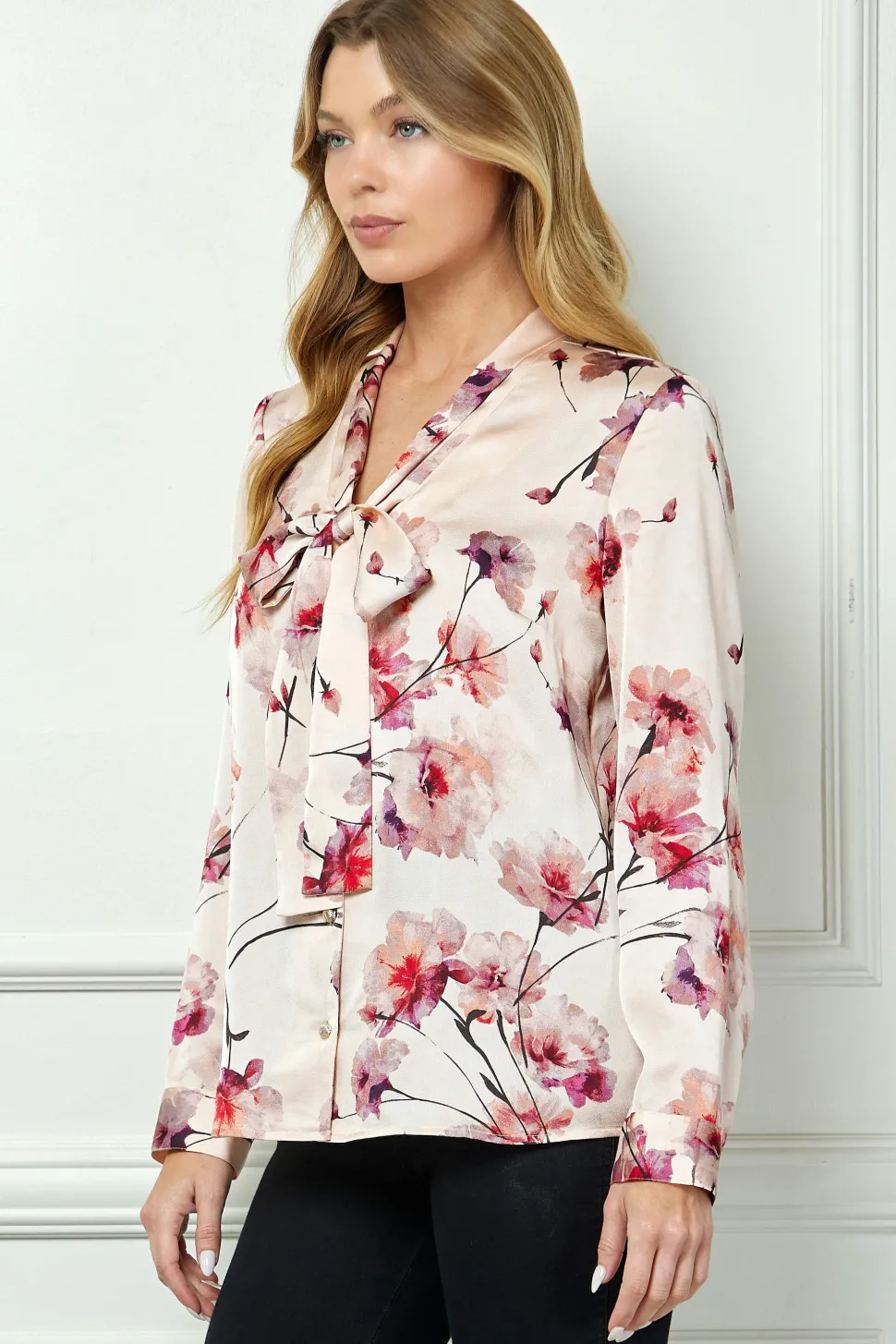 Long Cuff Sleeve Tie Neck Button Blouse in Pink